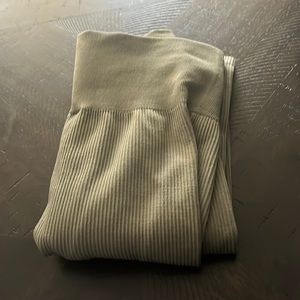 Streetwear Society Army Green Leggings Small